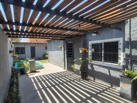 Casa en Venta - 3 Dormitorios 2 Baños - 320mts - Almirante Brown
