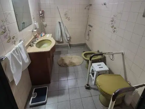 CASA QUINTA 60 M2. LOTE 2570 M2. BARRIO LOS PINARES