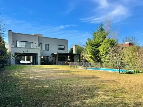 Casa en Venta en Los Sauces, USD 390.000