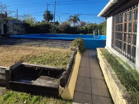 2 casas en centro de Maschwitz con pileta