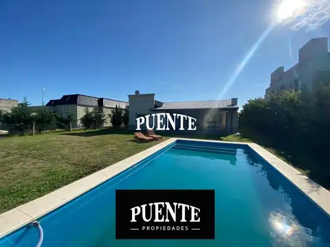 Casa en Alquiler con 1 cochera