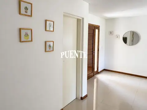 Casa en Alquiler con 1 cochera