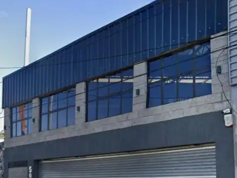 IMPECABLE LOCAL CON OFICINA SOBRE GRAL. PAZ  VISTA AL ACCESO