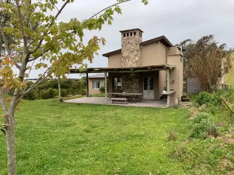 Casa en Alquiler Temporal con 4 cocheras