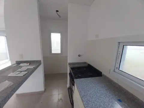 Casa en Alquiler con 2 cocheras