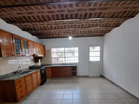 Depto Tipo Casa 4 ambientes con 2 baños