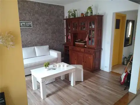 Depto Tipo Casa en Venta de 4 dormitorios