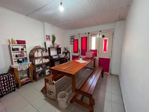VENTA/CASA/2 DORMITORIOS/COCHERA.