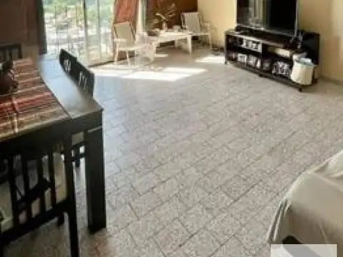 Departamento en venta - 2 Dormitorios 1 Baño - 60 mts2 - Zarate