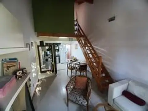Depto Tipo Casa en Venta de 3 ambientes