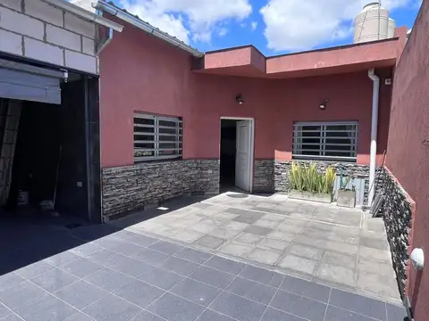 OPORTUNIDAD CASA DE 3 AMBIENTES + 2 DEPARTAMENTO