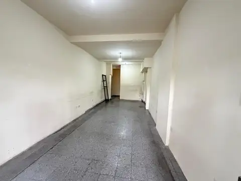 Local en Alquiler en Flores Norte, $ 600.000