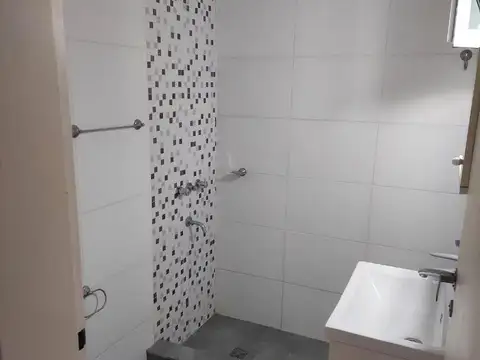 Depto Tipo Casa en Alquiler en San Jose, $ 550.000
