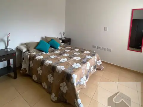 Depto Tipo Casa en Venta con 1 cocheras