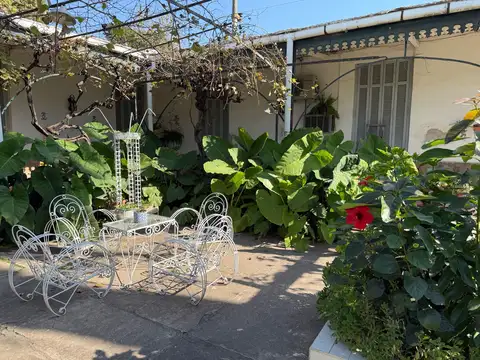 Casa en venta con parque en Alvear, Santa Fe.