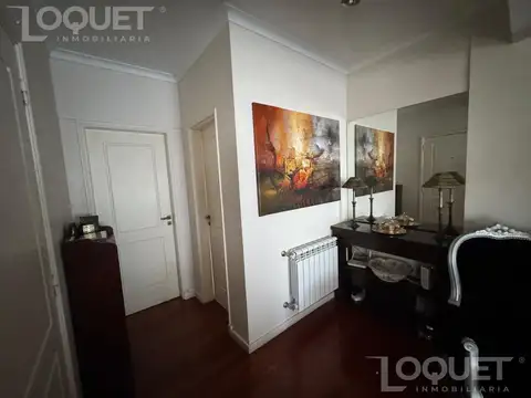 Piso de Categoria, 3 dormitorios y 2 cocheras en venta -Edificio Balconada- sobre Bv Galvez