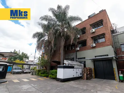 Venta. Galpon 900 m2 + 900m2 de oficinas. Mixtura 2. Pompeya.