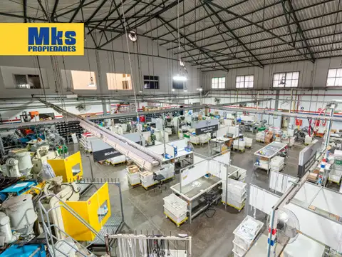 Venta. Galpon 900 m2 + 900m2 de oficinas. Mixtura 2. Pompeya.