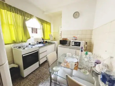 Departamento 4 Ambientes CON BALCON Flores