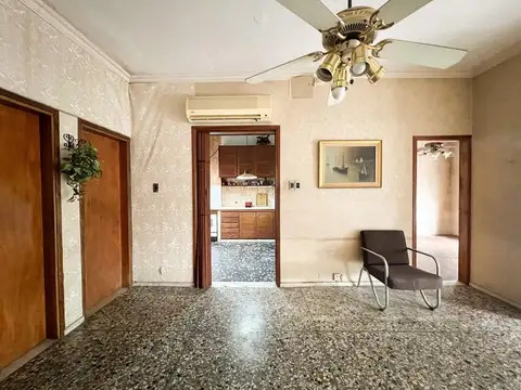 Casa 6 ambientes con 1 baño