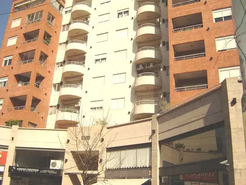 EXCELENTE 3 AMB CON COCHERA, COCINA INDEP., BALCON CON CERRAMIENTO