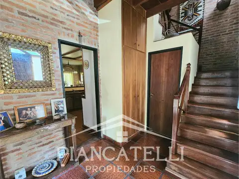 Casa 6 ambientes con 40 baños