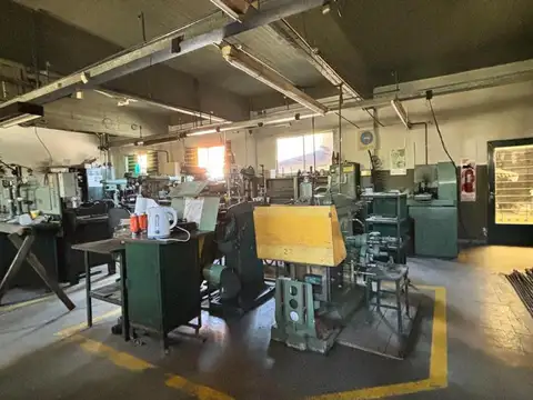ALQUILER GALPON ideal para fábrica-taller BERAZATEGUI