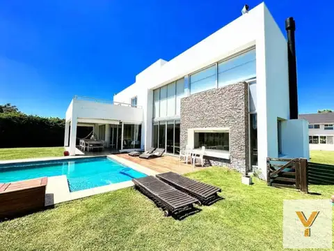 Casa en venta - 6 Dormitorios 6 Baños - El Venado