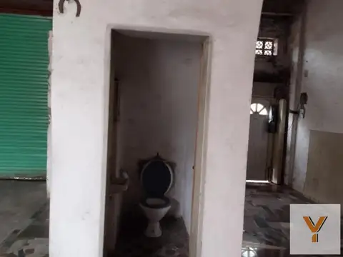 Casa 8 ambientes con 3 baños