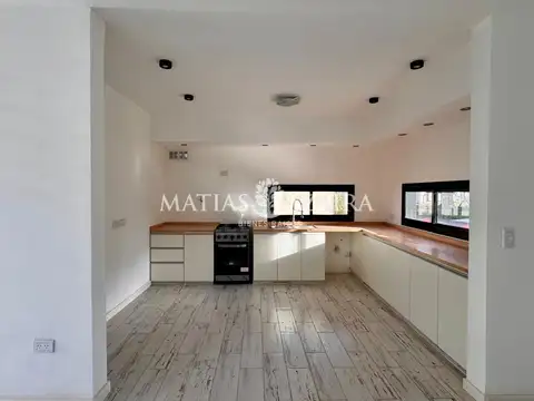 CASA EN VENTA ALVAREZ DEL BOSQUE