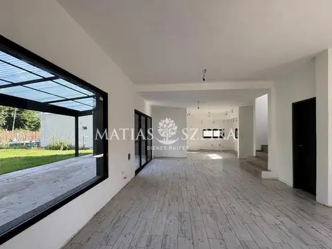 Casa en Venta en Alvarez Del Bosque, USD 190.000