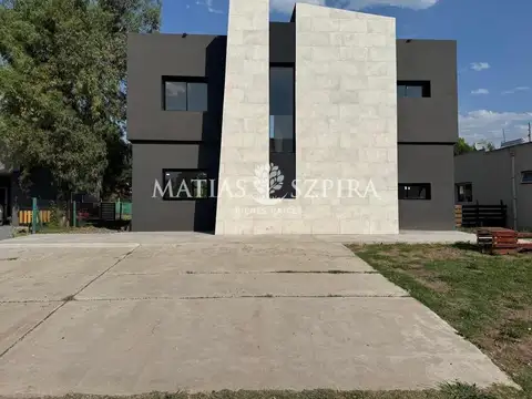CASA EN VENTA ALVAREZ DEL BOSQUE