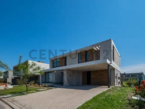 Venta Casa 3 Dormitorios,pileta,cochera. Barrio Vida 1