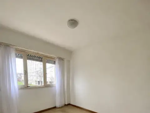 VENTA. DEPTO 4 AMB CON ESPACIO DE COCHERA. AV INDEPENDENCIA 4300 MAR DEL PLATA