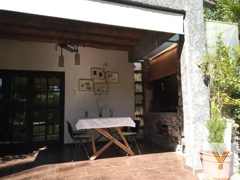 Casa en venta - 3 Dormitorios 2 Baños - 778Mts2 - Guaymallén, Mendoza