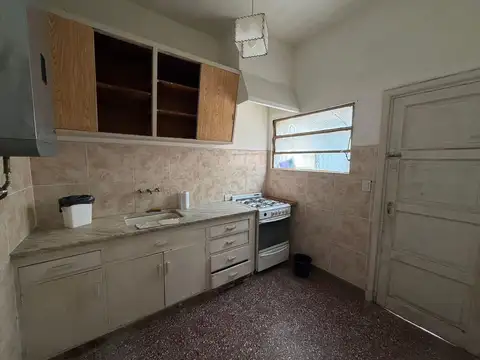 Oficina 3 ambientes con 1 baño