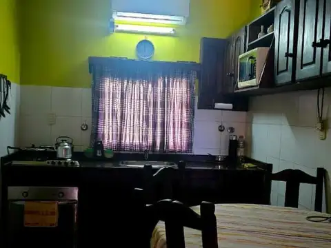 casa de 4 ambientes en san justo c/cochera y patio.Lote Prop