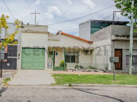 Venta Casa 3 Ambientes en Wilde – Lote Propio con Jardín, Patio y Terraza