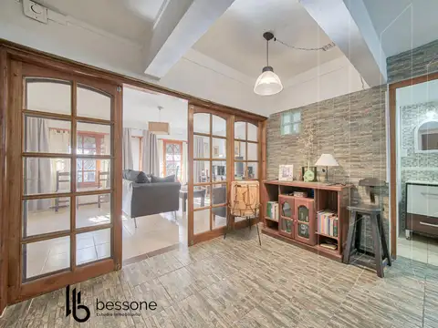 Casa 5 ambientes con 3 baños