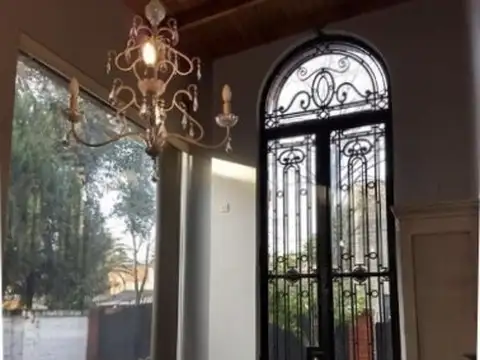 Casa en Venta en Adrogue, USD 290.000