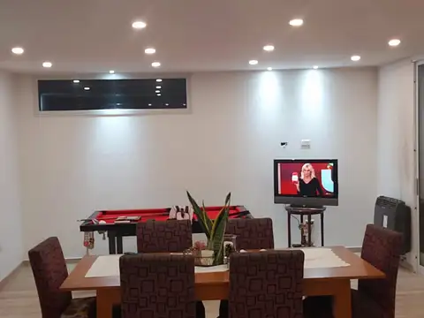 Depto Tipo Casa en Venta de 5 ambientes