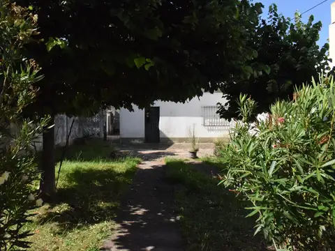 Casa 2 ambientes con 1 baño