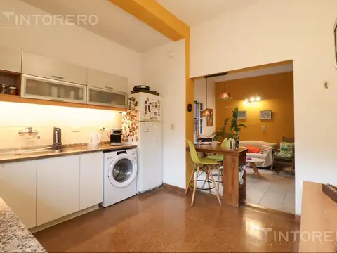 VENTA CASA MULTIFAMILIAR EN SAENZ PEÑA, CON PATIO, COCHERA Y TERRAZA