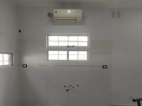 CASA EN EL QUINTO CON MUY BUENA LUMINOSIDAD