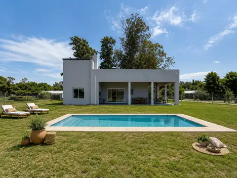 Casa en Venta - Barrio Los Pinos - Exaltación de la Cruz
