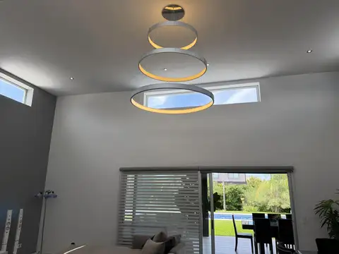 Casa 5 ambientes con 3 baños