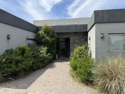 Casa en Alquiler de 4 dormitorios