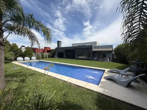 Casa en venta en Haras Santa Maria, Escobar, GBA Norte - 5 Ambientes