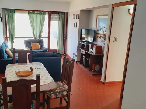 Avenida 1 600, Piso 9