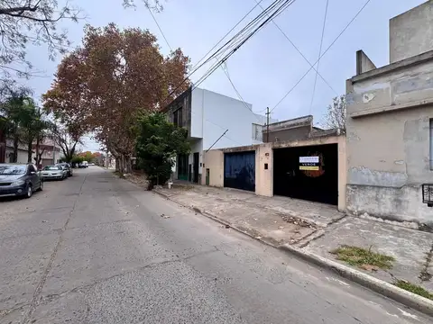 Casa a remodelar en Venta en el Centro de Zarate - ID 6089